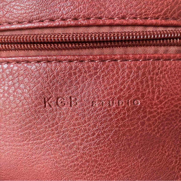 Burgundy shoulder or crossbody bag - Picture 7 of 16